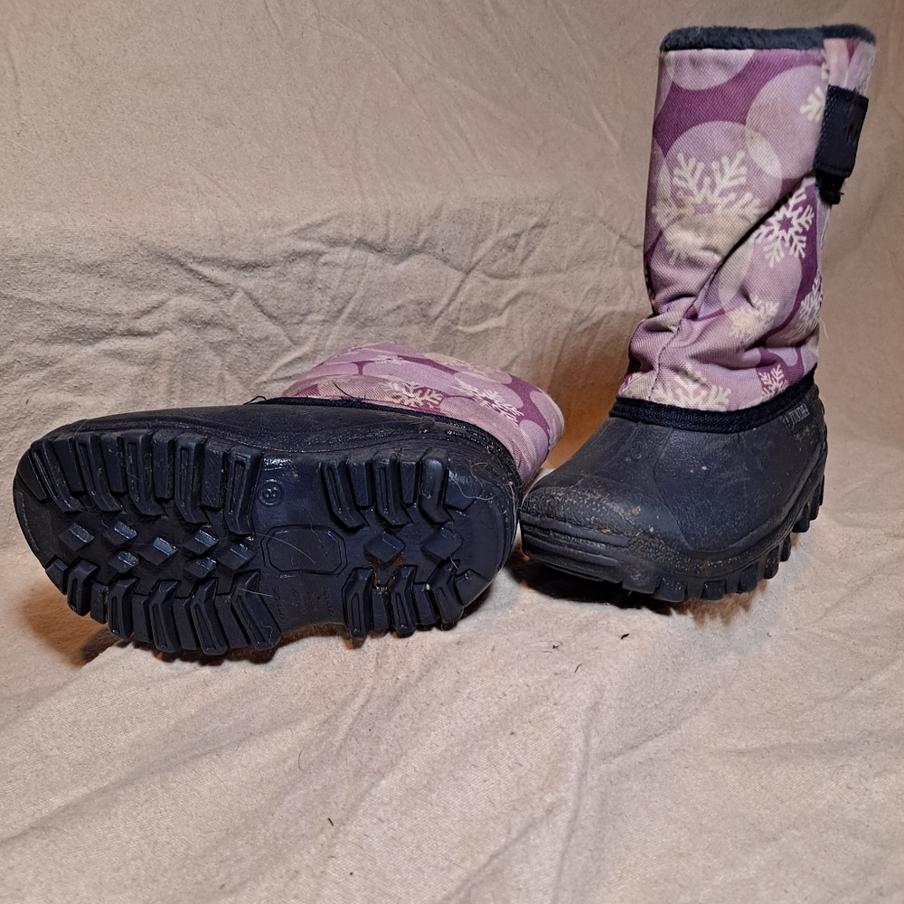 Tundra Girls Snow Boots Purple,  Sizes 8 and 10